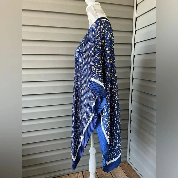 Banana Republic CRINKLE PRINT WRAP Blue - Picture 2 of 5